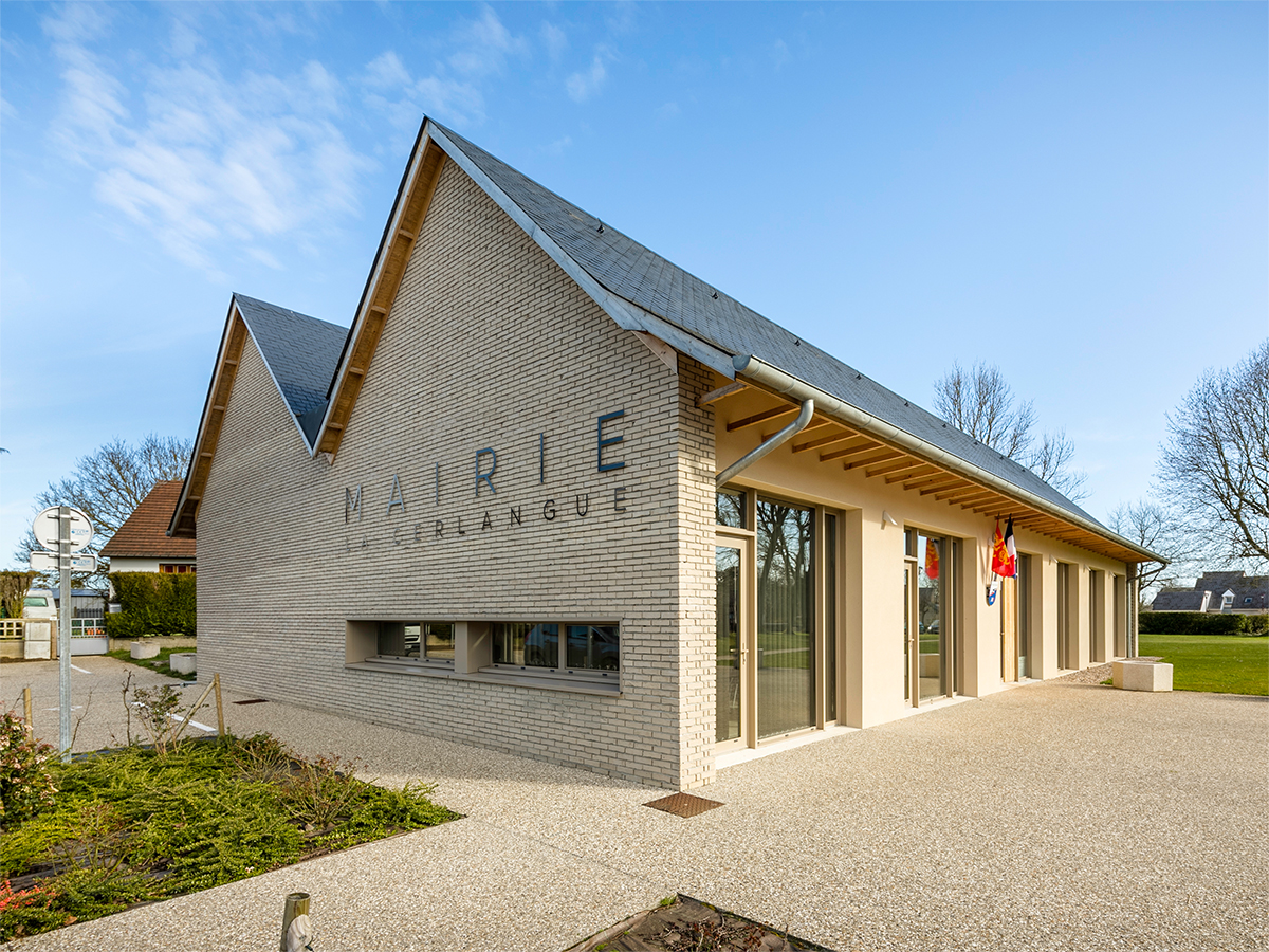 Mairie, locaux municipaux - La Cerlangue