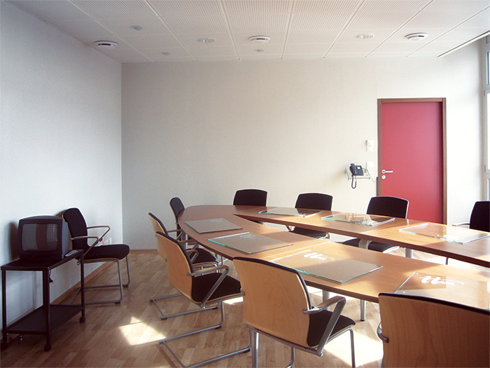 Vue intérieure d'une salle de réunion - Extension de l'université