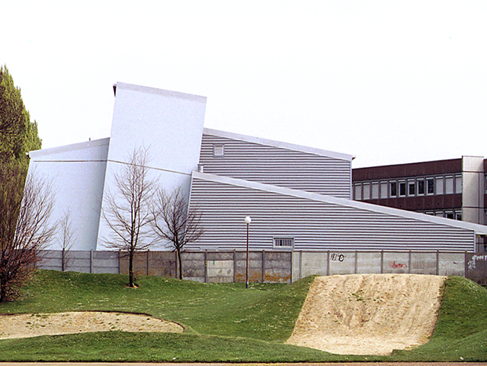 Façade avant extension - Gymnase Descartes, Construction & extension d'une salle multisports