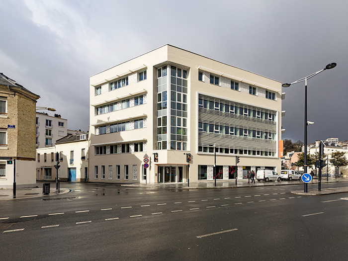 Vue depuis le cours de la République - Le 139, immeuble de bureaux