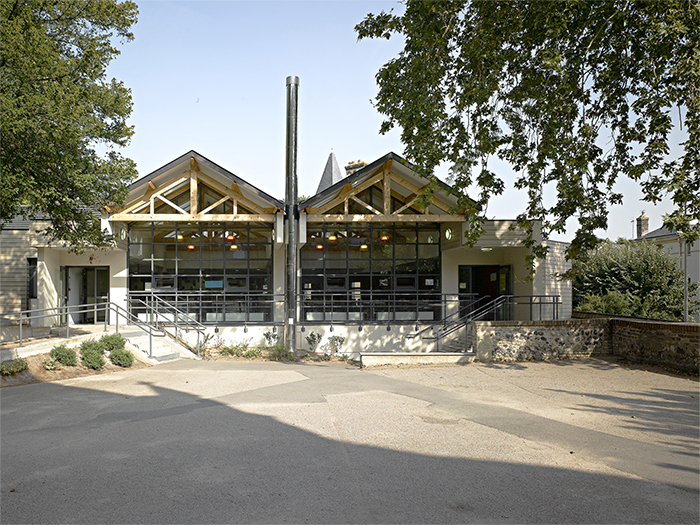 Vue depuis la cour du collège des Ormeaux - Restaurant scolaire du collège des Ormeaux