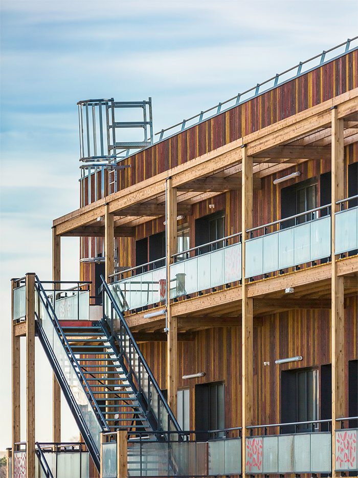 Détail des escaliers et des coursives - Bureaux Joliot-Curie, biosourcés & modulaires