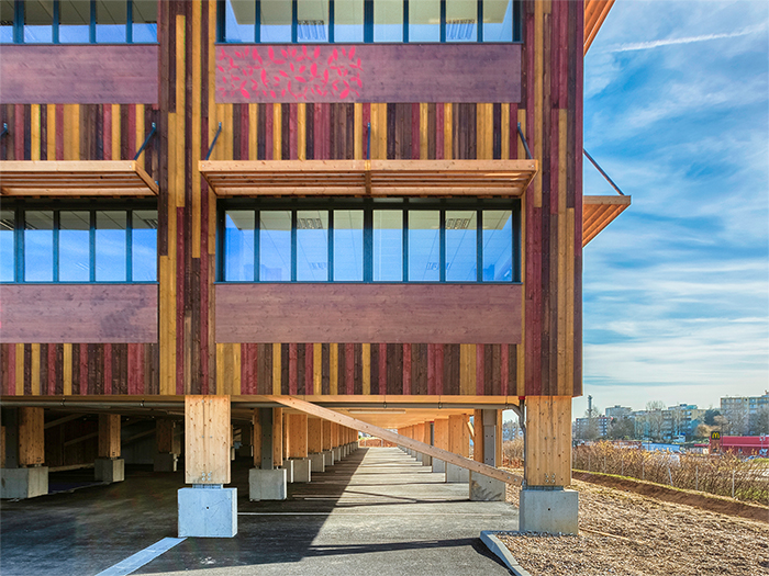 Détail du bois huilés - Bureaux Joliot-Curie, biosourcés & modulaires