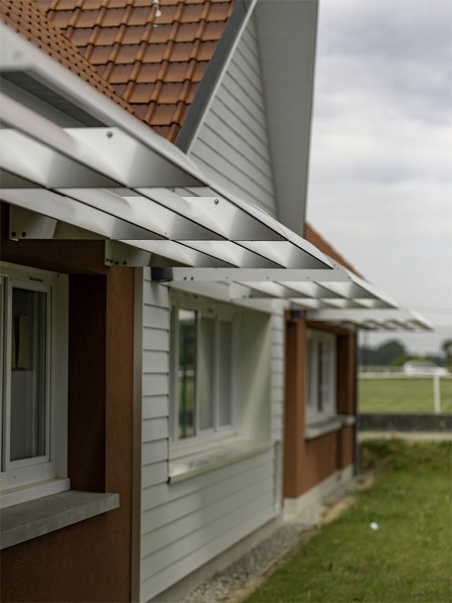 Détail des brises-soleil - Extension du groupe scolaire Eric Tabarly