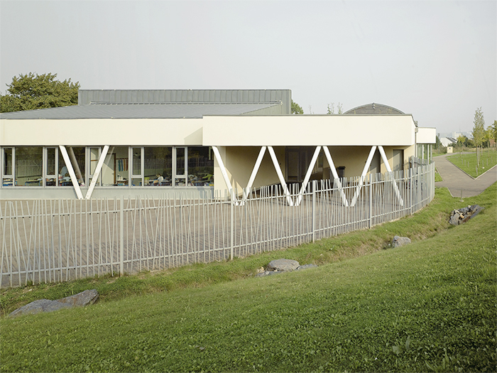 Vue générale sur la cour - Groupe scolaire Max-Pol Fouchet