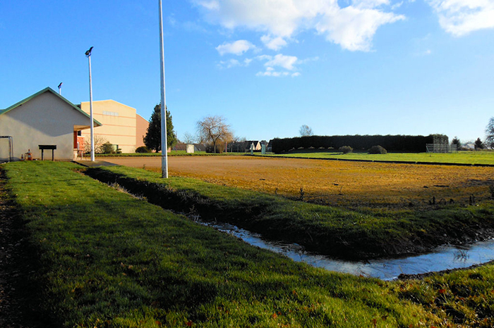 Enfin une couverture pour l'aire de pétanque, sur pavillydemain.fr